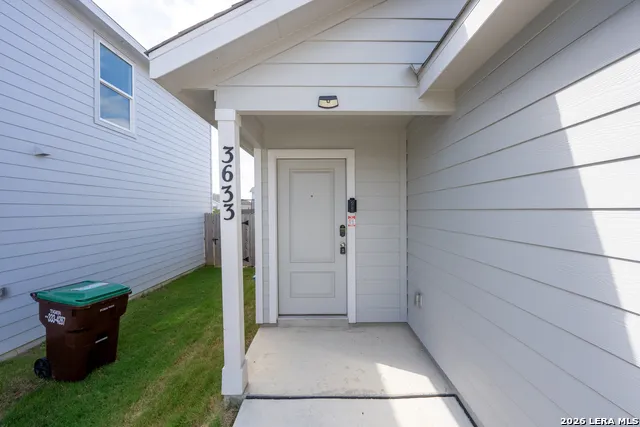 3633 Wentz Hill Dr Marion, TX 78124