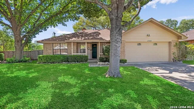 1508 Greenwood Schertz, TX 78154