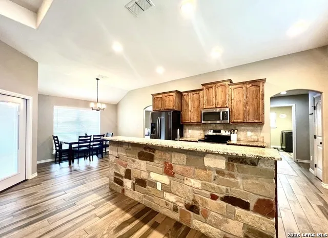 1729 Vista View Dr Pleasanton, TX 78064