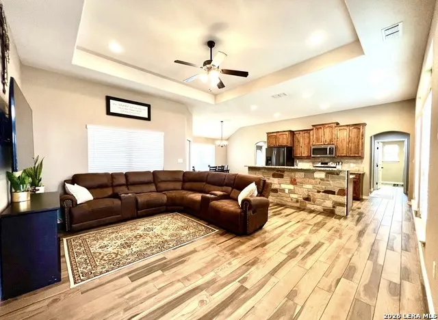 1729 Vista View Dr Pleasanton, TX 78064