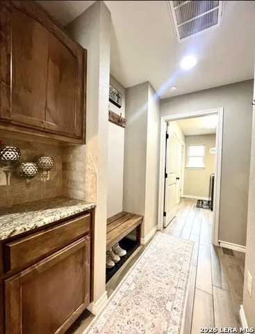 1729 Vista View Dr Pleasanton, TX 78064