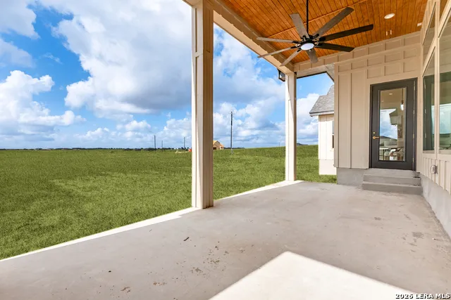 125 Dragonfly Dr La Vernia, TX 78121