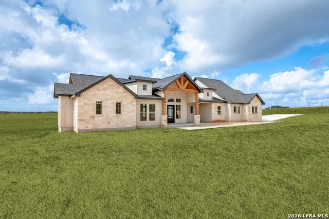 125 Dragonfly Dr La Vernia, TX 78121