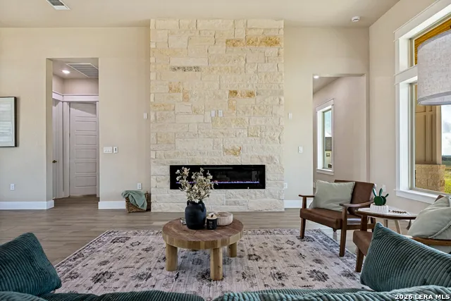125 Dragonfly Dr La Vernia, TX 78121