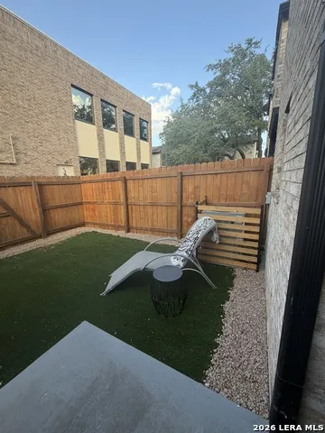 2718 Old Field Dr #302 San Antonio, TX 78247