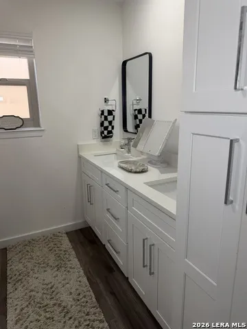 2718 Old Field Dr #302 San Antonio, TX 78247