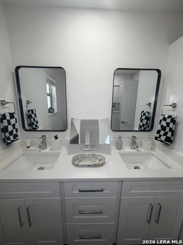 2718 Old Field Dr #302 San Antonio, TX 78247