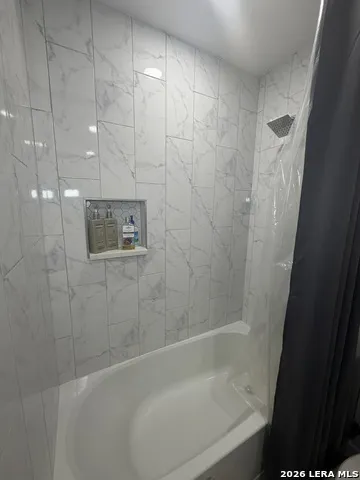 2718 Old Field Dr #302 San Antonio, TX 78247