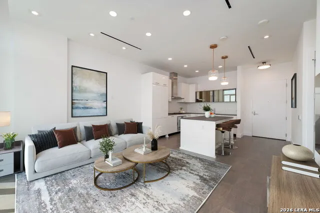 123 Lexington Ave #1303 San Antonio, TX 78205