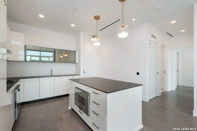 123 Lexington Ave #1303 San Antonio, TX 78205