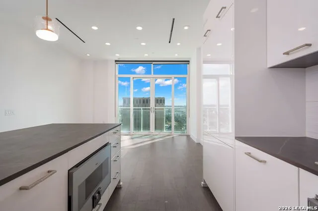 123 Lexington Ave #1303 San Antonio, TX 78205