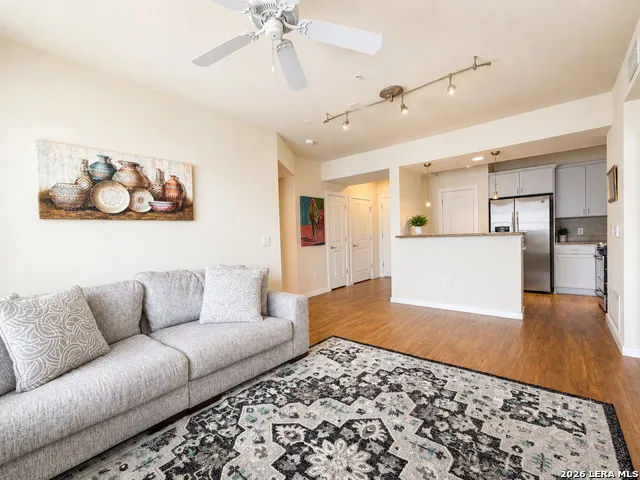 7342 OAK MANOR DR #1205 San Antonio, TX 78229