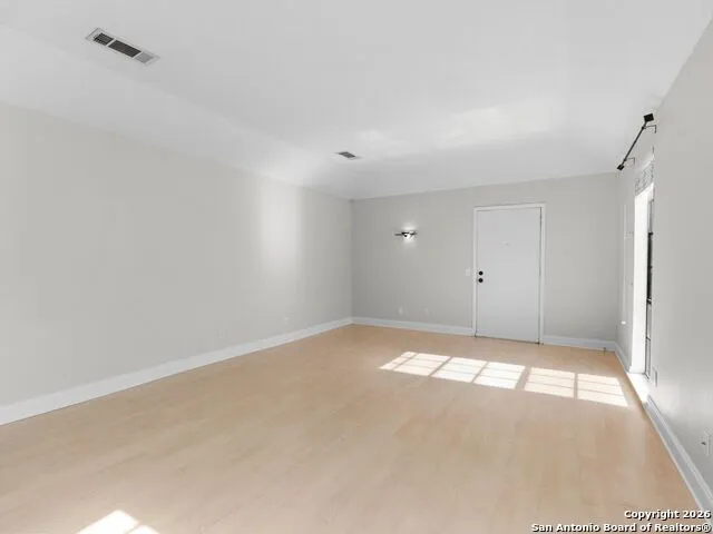 8033 New Braunfels ## 106 San Antonio, TX 78209