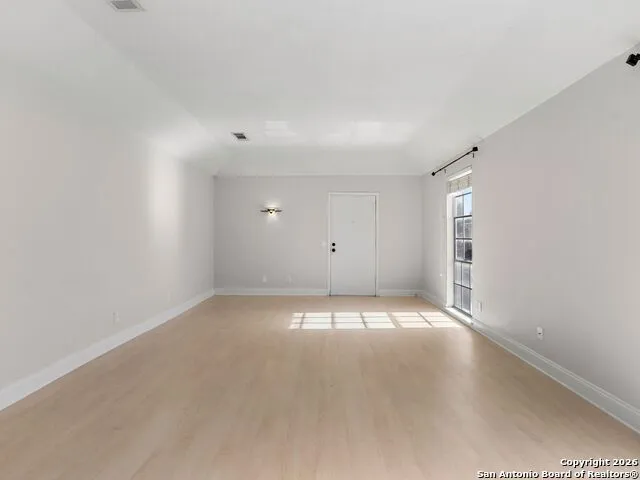 8033 New Braunfels ## 106 San Antonio, TX 78209