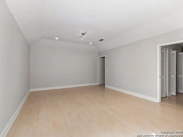 8033 New Braunfels ## 106 San Antonio, TX 78209
