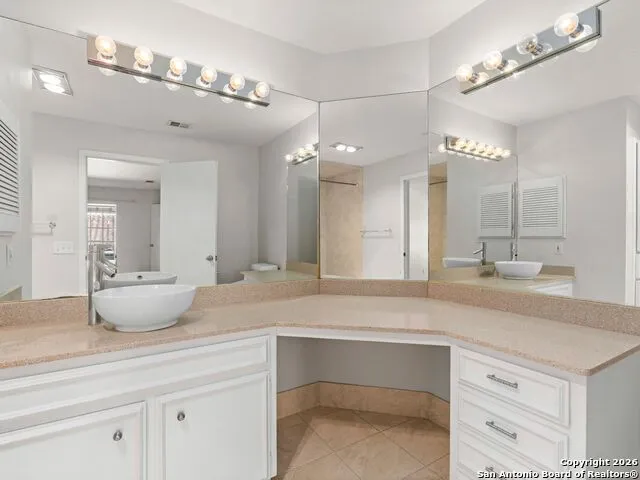 8033 New Braunfels ## 106 San Antonio, TX 78209