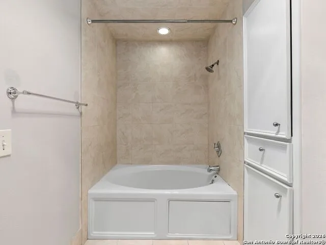 8033 New Braunfels ## 106 San Antonio, TX 78209