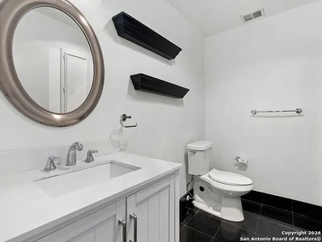 8033 New Braunfels ## 106 San Antonio, TX 78209