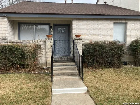 11303 Vance Jackson #A5