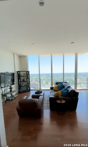 610 E MARKET ST #2803 San Antonio, TX 78205