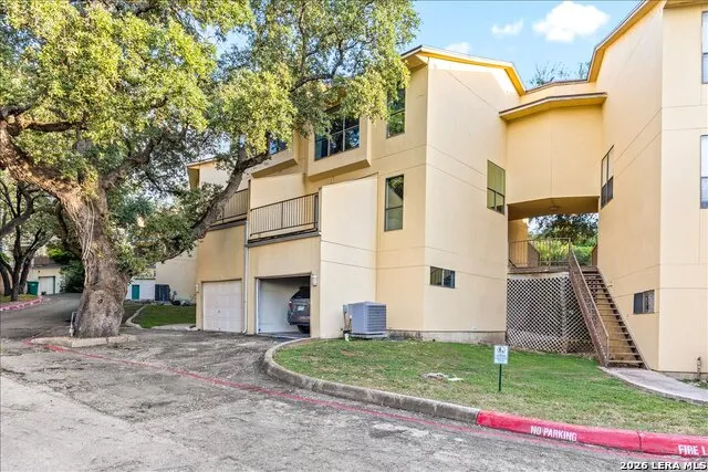 8642 Fredericksburg Rd #704 San Antonio, TX 78240