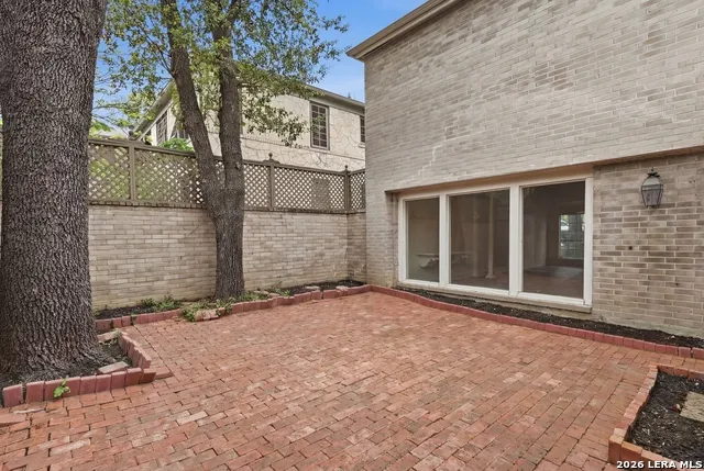 484 E OLMOS DR Olmos Park, TX 78212