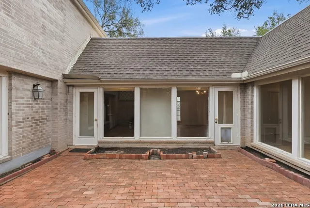 484 E OLMOS DR Olmos Park, TX 78212