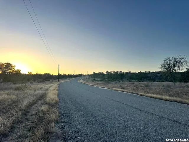207 Crescent Hondo, TX 78861