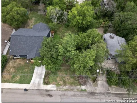 611 Belmont