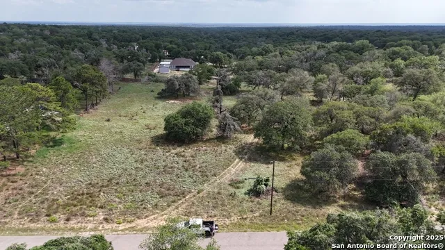 1228 Morning Glory Ln Adkins, TX 78101