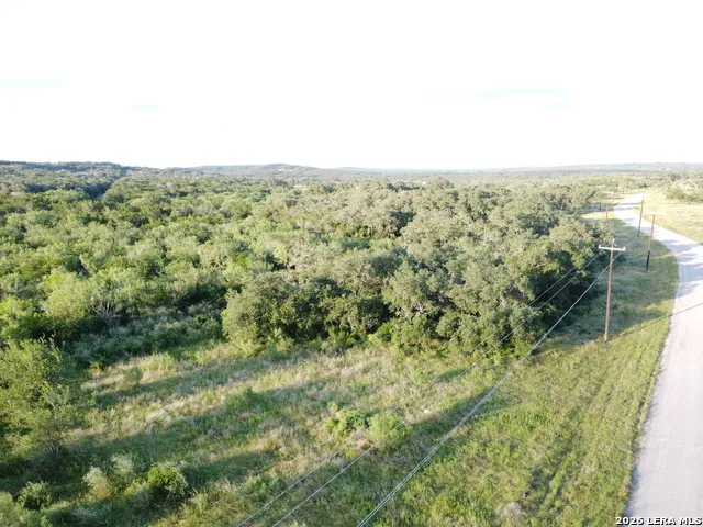 181 Grand Oaks Hondo, TX 78861