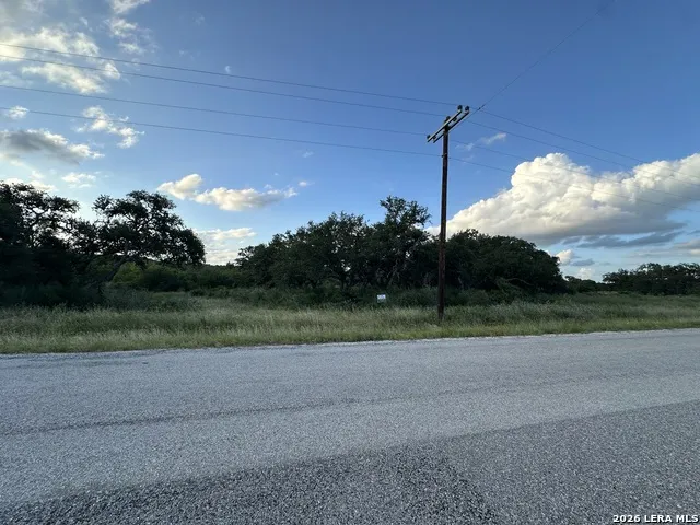 181 Grand Oaks Hondo, TX 78861