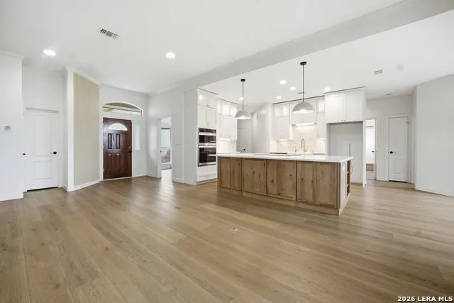 204 Tapatio Dr. W Boerne, TX 78006
