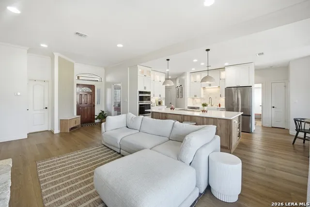 204 Tapatio Dr. W Boerne, TX 78006