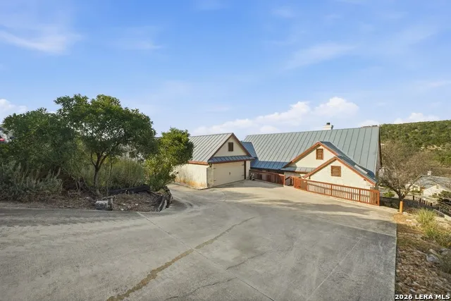 204 Tapatio Dr. W Boerne, TX 78006