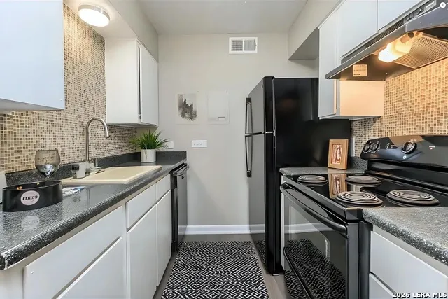 3001 JANE LN Unit 302 Haltom City, TX 76117