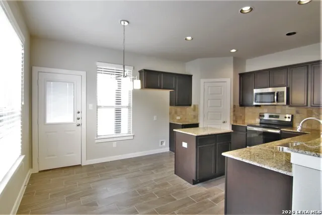 310 CREEKSIDE CURV New Braunfels, TX 78130
