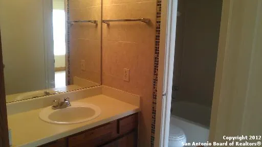 5806 Shadow Glen San Antonio, TX 78240