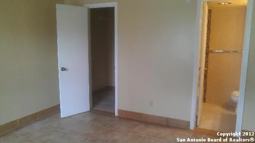 5806 Shadow Glen San Antonio, TX 78240