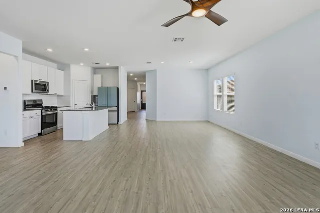 5340 CLOVES COVE St Hedwig, TX 78152
