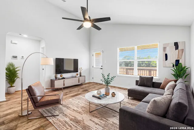 828 RIVER STA Cibolo, TX 78108