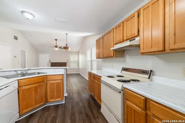 9213 SHADOW CREST DR Unit 9213 Converse, TX 78109