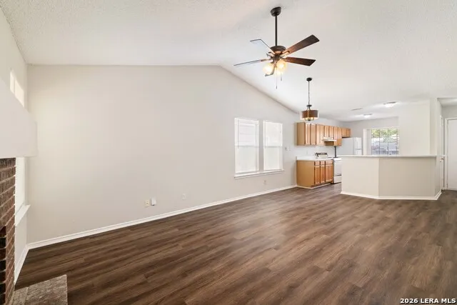 9213 SHADOW CREST DR Unit 9213 Converse, TX 78109