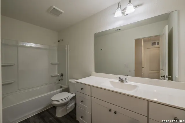 5203 Winding Stream St Hedwig, TX 78152