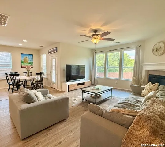 10811 Yaupon Holly Helotes, TX 78023