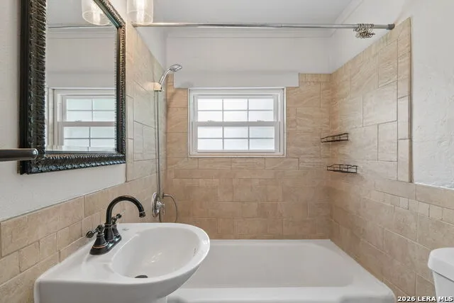 225 NORTH ST Boerne, TX 78006