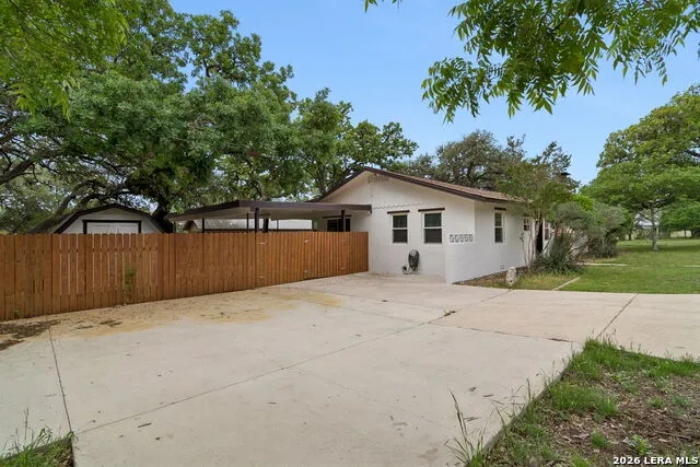 225 NORTH ST Boerne, TX 78006