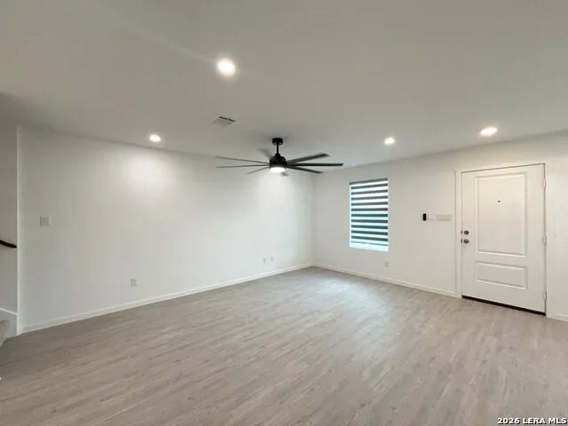 6914 Dorato Ridge Elmendorf, TX 78112
