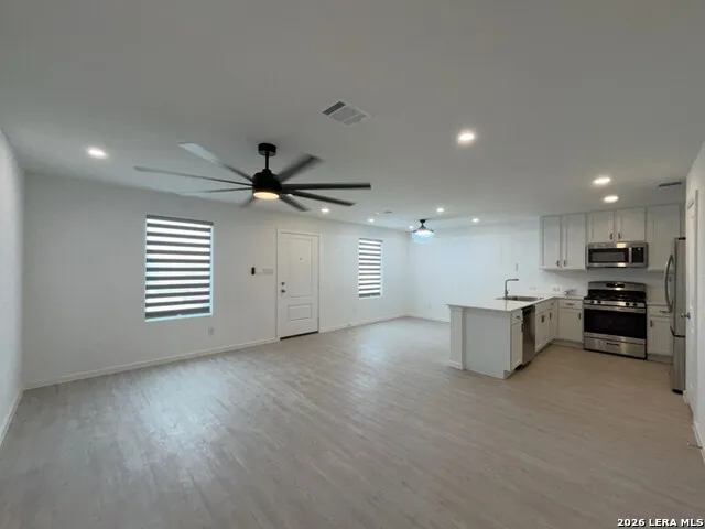 6914 Dorato Ridge Elmendorf, TX 78112