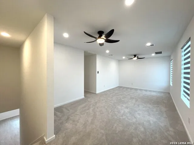 6914 Dorato Ridge Elmendorf, TX 78112